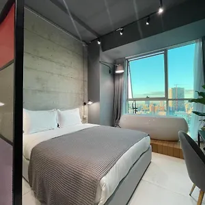 ambassador-skyline-apartments.albaniahotels.org/