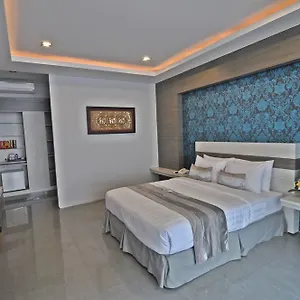 Transera Kamini Hotel Legian
